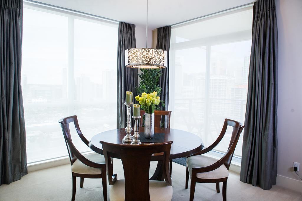 Executive By Roseman - Luna * Calgary