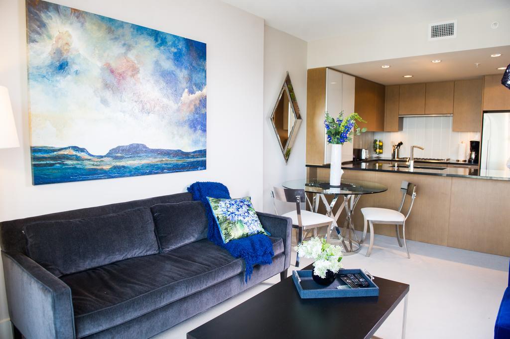 Executive By Roseman - Luna * Calgary