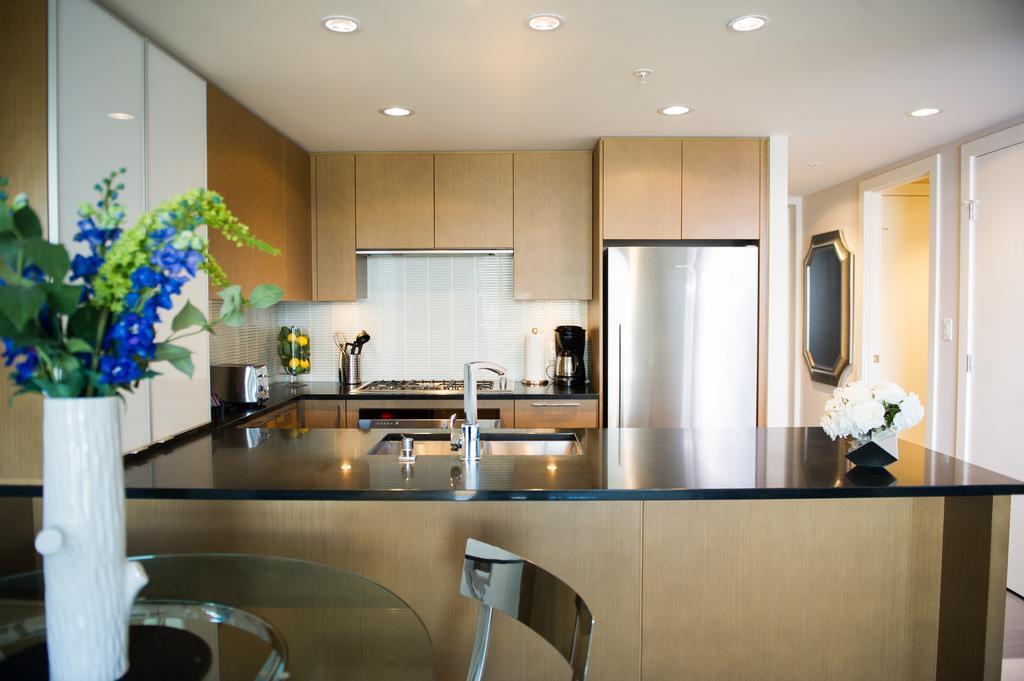 Executive By Roseman - Luna Calgary