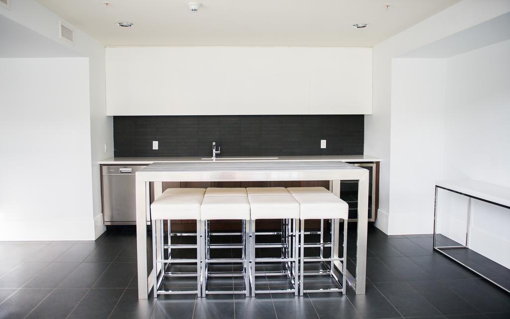 Apartment Executive By Roseman - Luna Calgary