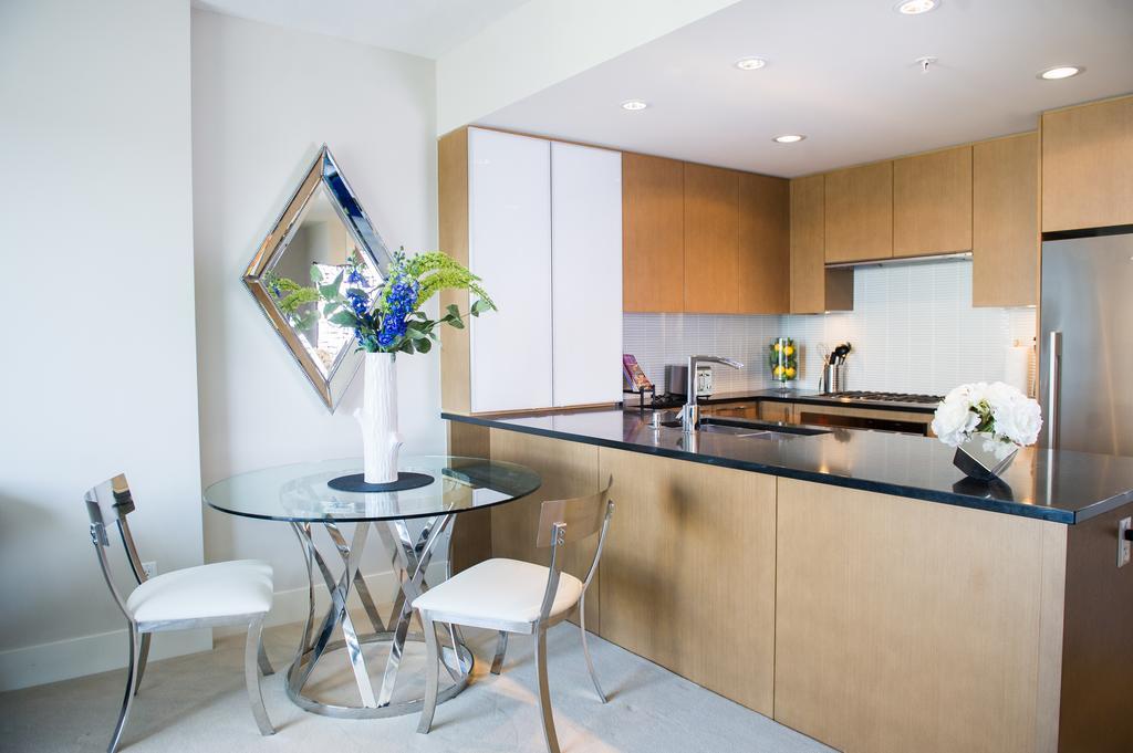 Executive By Roseman - Luna * Calgary