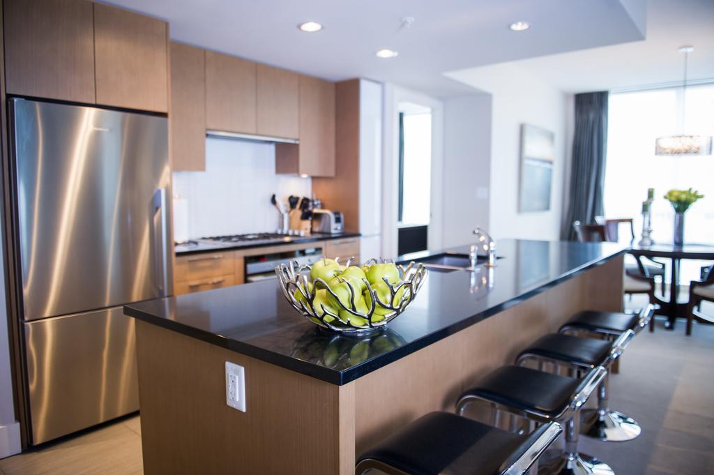 Executive By Roseman - Luna Calgary