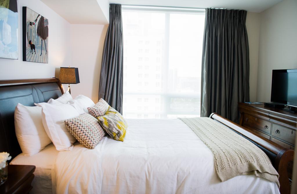 Executive By Roseman - Luna * Calgary